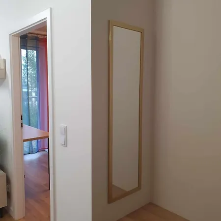 Apartament Colorful Apartament 2 Pokojowy Z Malym Ogrodkiem W Warszawie Warszawa