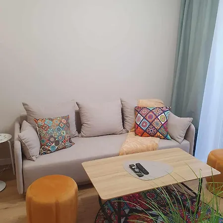 Colorful Apartament 2 Pokojowy Z Malym Ogrodkiem W Warszawie