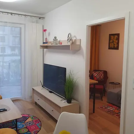 Apartament Colorful Apartament 2 Pokojowy Z Malym Ogrodkiem W Warszawie Warszawa