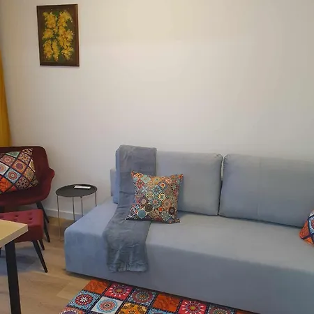 Colorful Apartament 2 Pokojowy Z Malym Ogrodkiem W Warszawie Apartment Warsaw