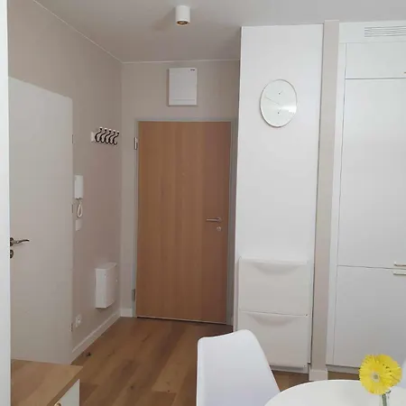 Colorful Apartament 2 Pokojowy Z Malym Ogrodkiem W Warszawie *