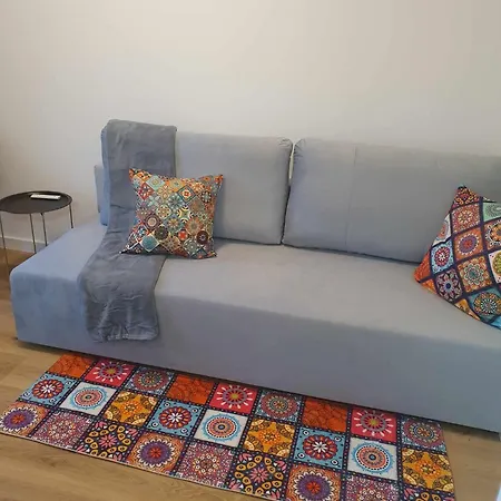 Apartament Colorful Apartament 2 Pokojowy Z Malym Ogrodkiem W Warszawie