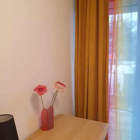 Colorful Apartament 2 Pokojowy Z Malym Ogrodkiem W Warszawie Apartment Warsaw